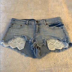 Winona Mid Rise Light Wash Shorts